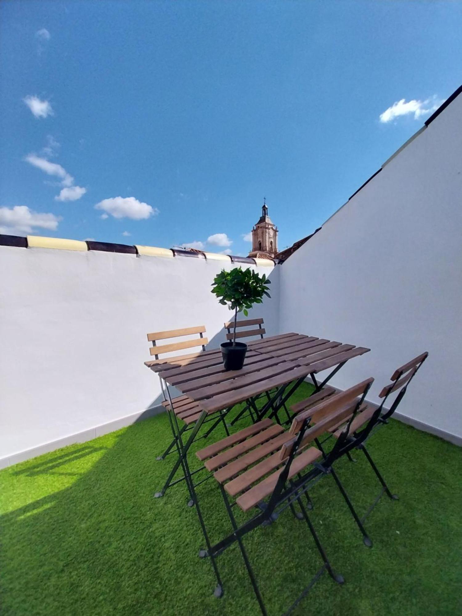 Apartamentos El Marques Málaga Szoba fotó