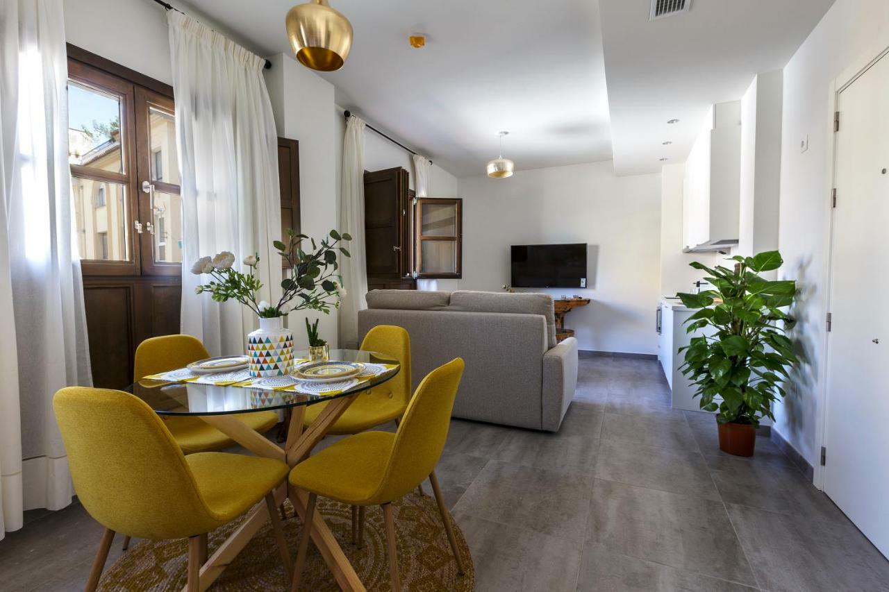 Apartamentos El Marques Málaga Kültér fotó