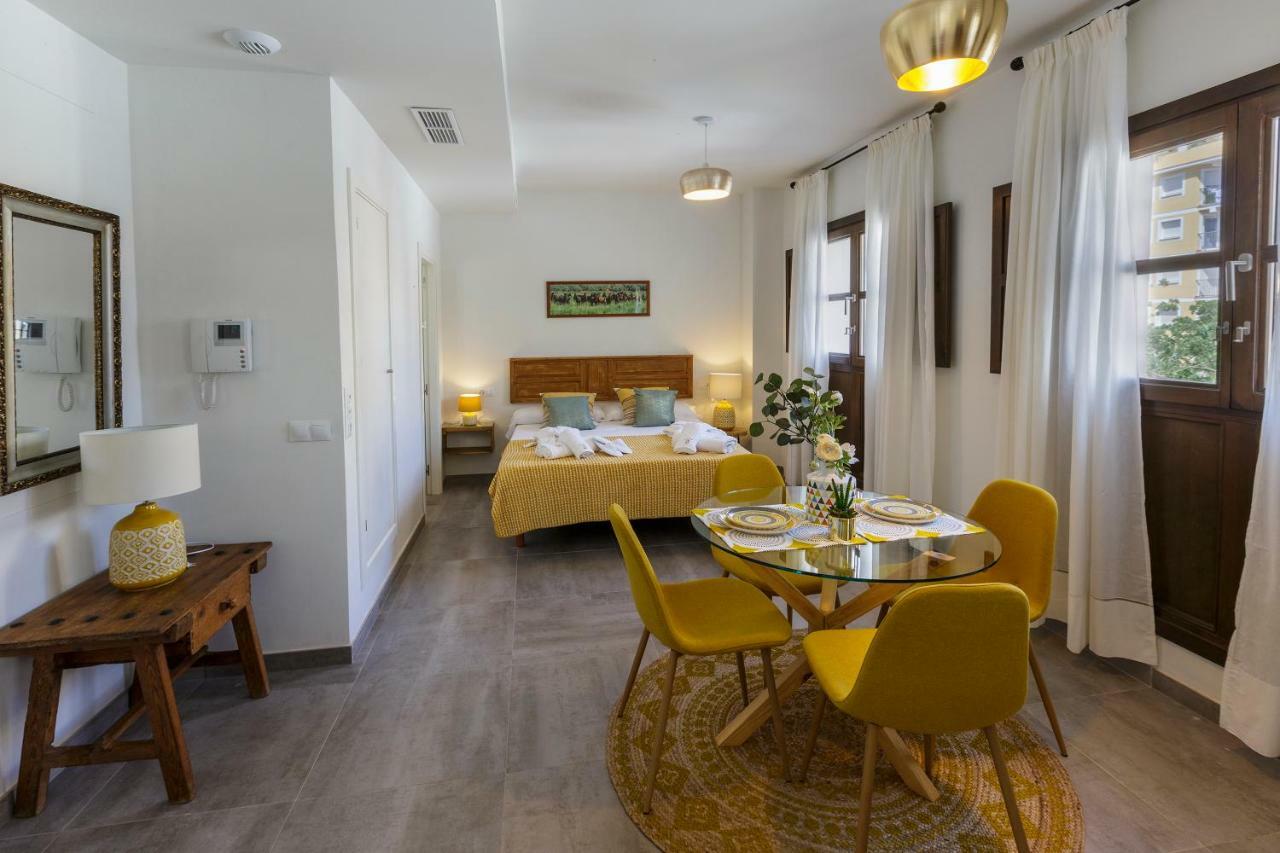 Apartamentos El Marques Málaga Kültér fotó