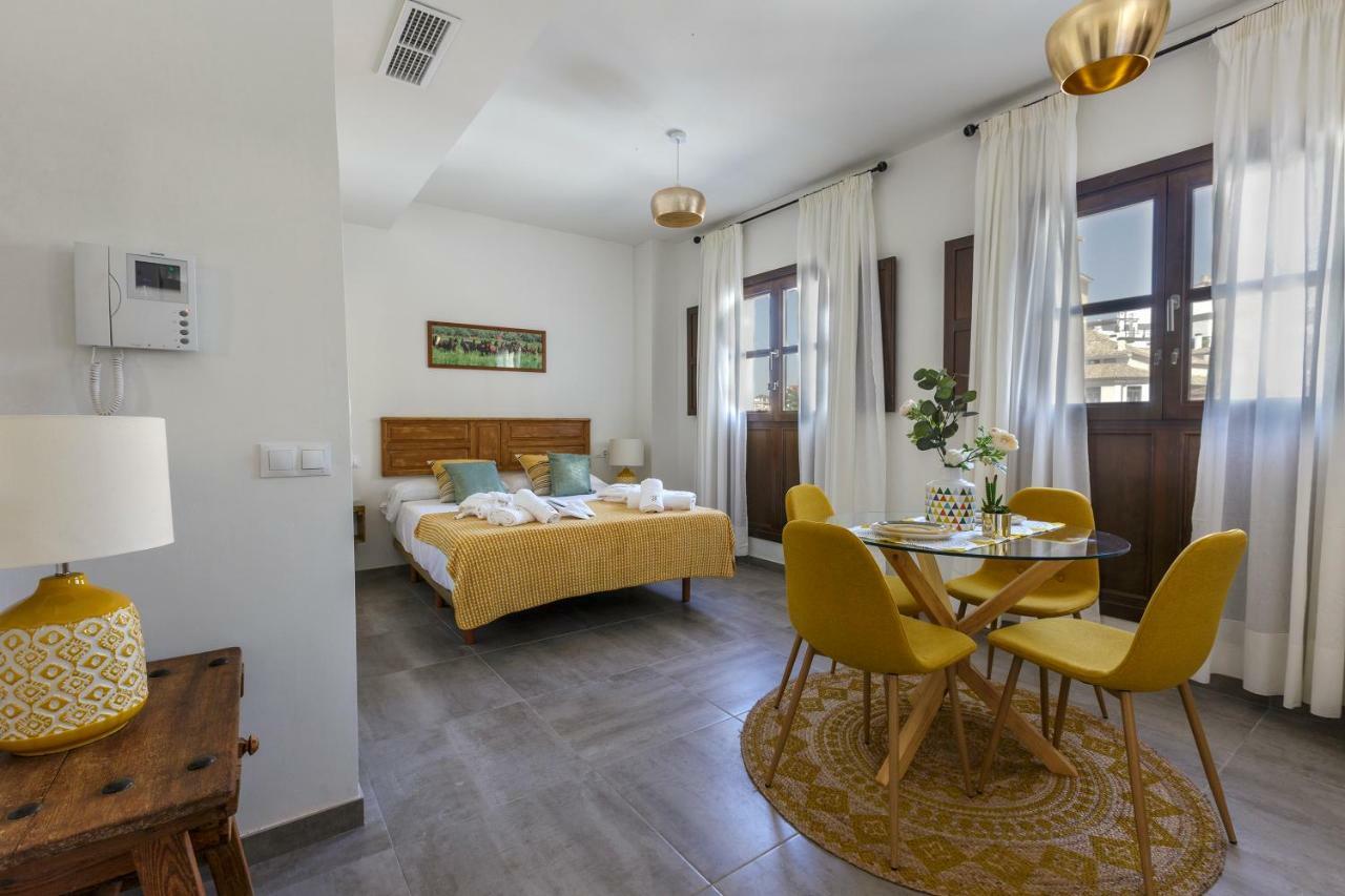 Apartamentos El Marques Málaga Kültér fotó