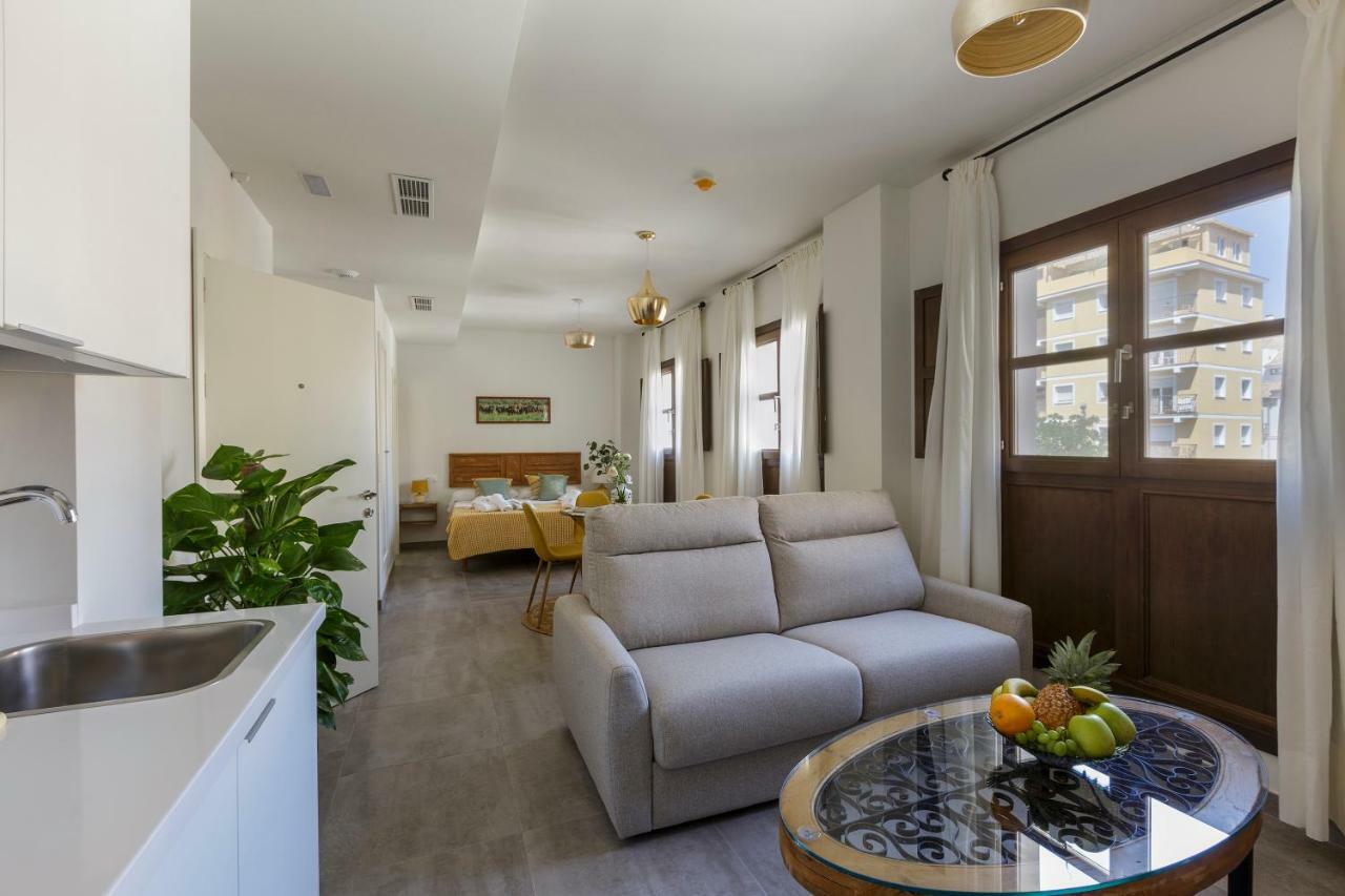 Apartamentos El Marques Málaga Kültér fotó